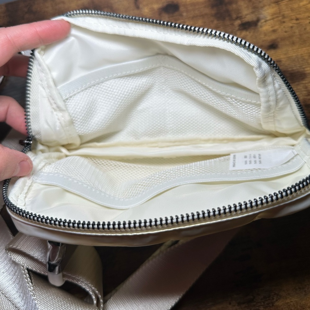 Iris & Rainbow Belt Bag - Picture 4 of 6